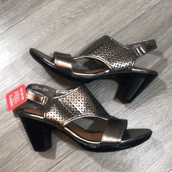 Eurosoft by Sofft Silver/Pewter “Vania” Comfort Heel Sandals NWT Size 11 - Picture 3 of 10